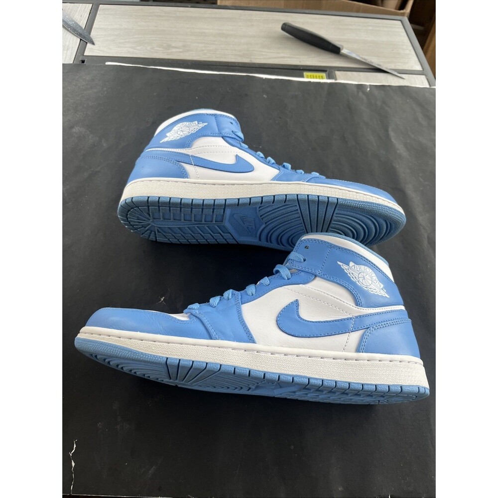 Size 10.5 - Air Jordan 1 Mid UNC - 554724-106